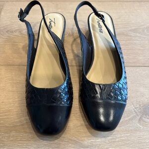 Trotters DEA Women’s 9.5 Pump Slingback Leather Black Dress Flats Business Shoes